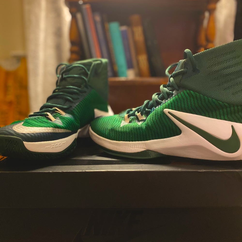 Limited Edition Green Nike Zoom Clear Out